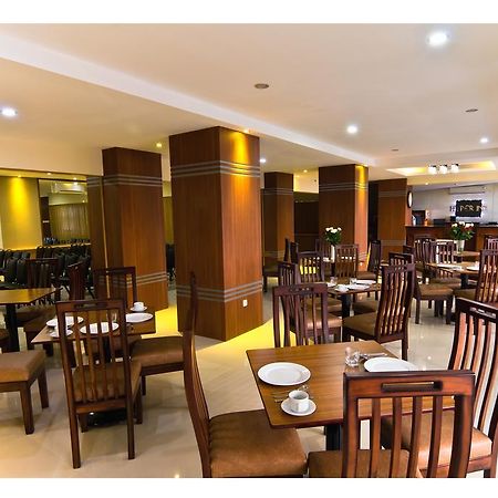 Hyper Inn Bandung Exterior foto