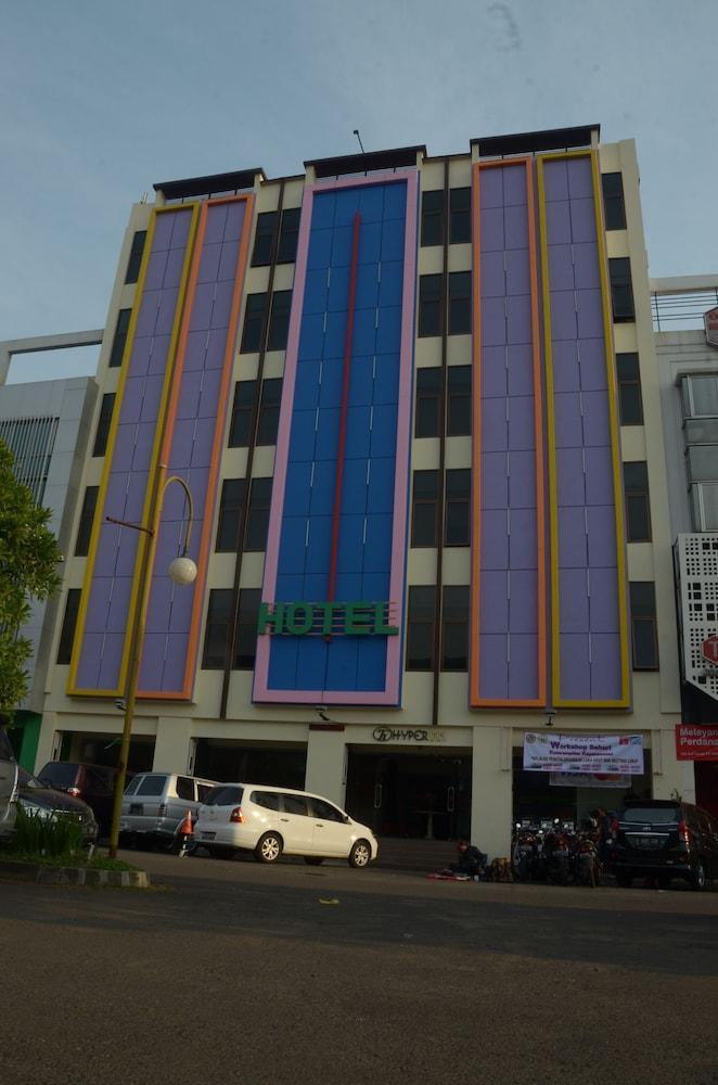 Hyper Inn Bandung Exterior foto